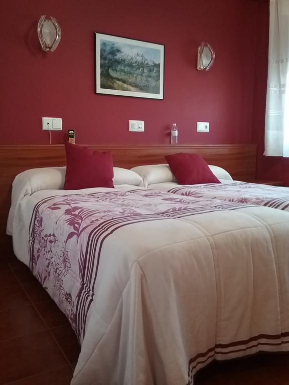 Hostal Campus Бургос Экстерьер фото