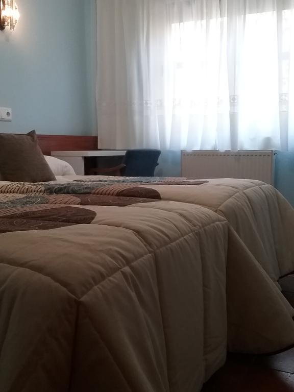 Hostal Campus Бургос Экстерьер фото